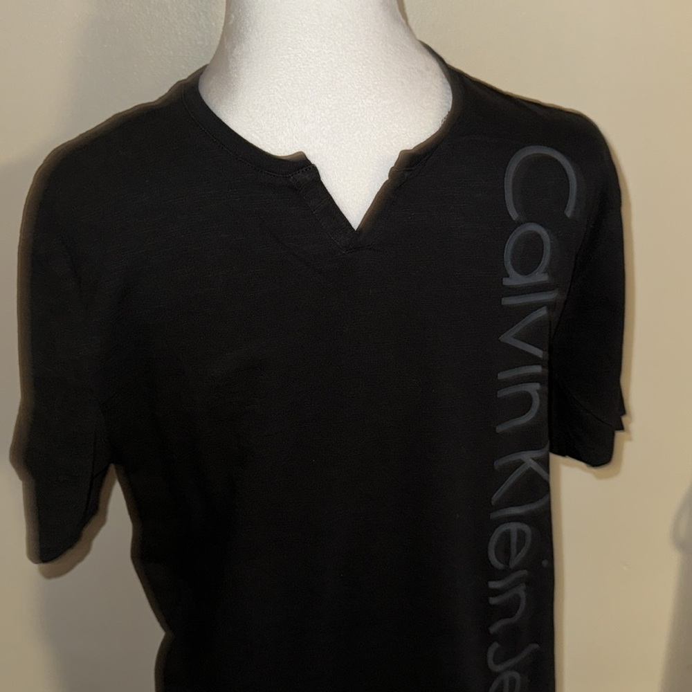 Calvin Klein Jeans black v-neck t-shirt size M